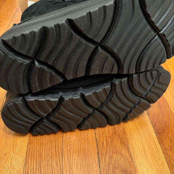 NWT Manitobah Waterproof Lined Boot - Picture 7 of 7